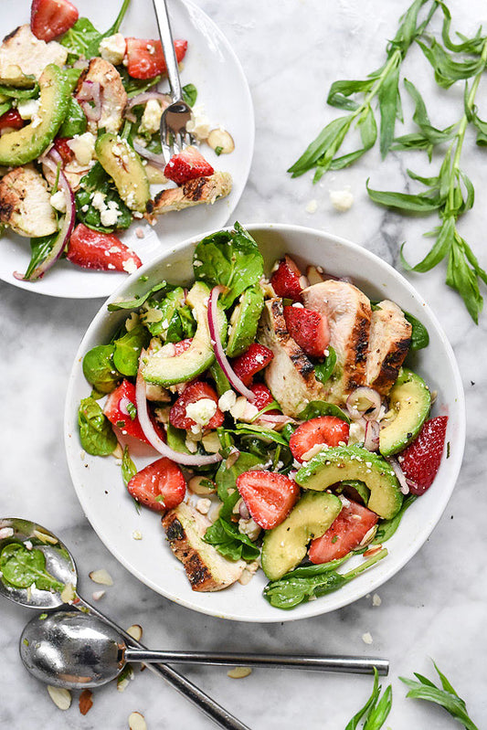 Spinach Garlic Salad with Chicken and Strawberries
